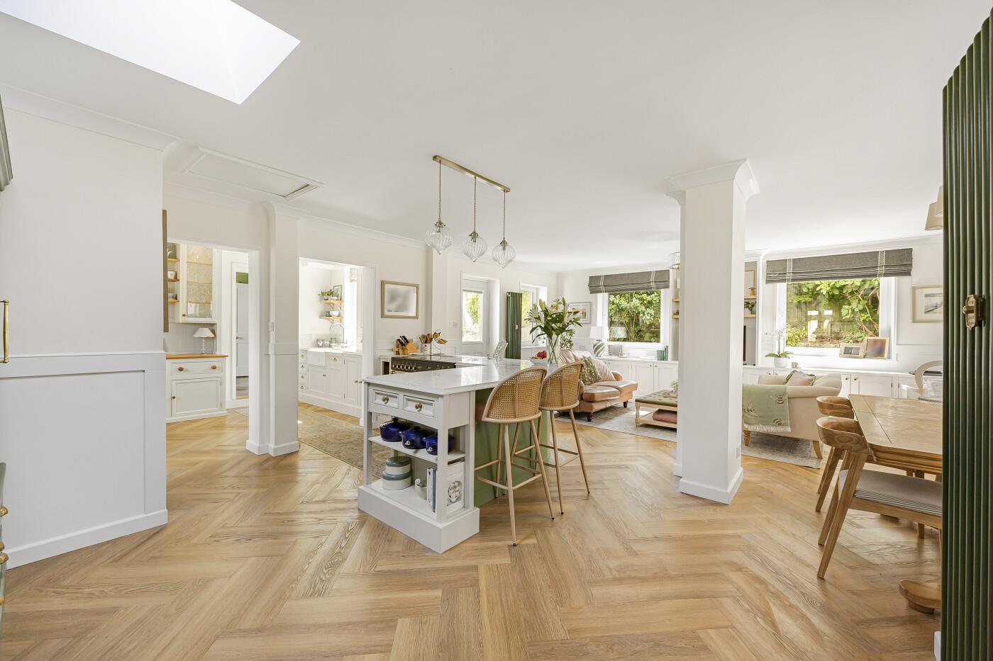 3 bed property in Greys Hill, Henley-On-Thames